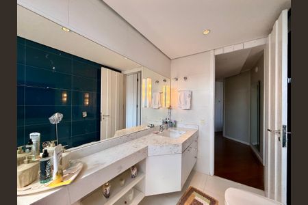 Apartamento à venda com 784m², 5 quartos e 6 vagasBanheiro Social 
