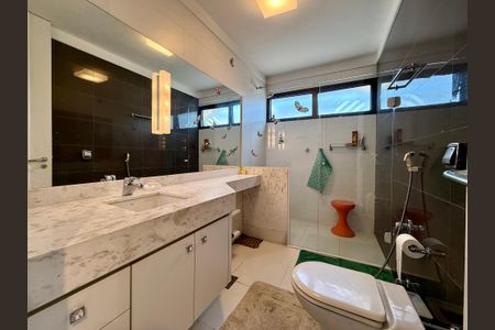 Apartamento à venda com 784m², 5 quartos e 6 vagasBanheiro Suíte 3