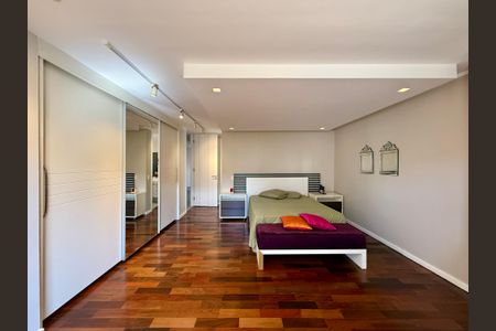 Apartamento à venda com 784m², 5 quartos e 6 vagasSuíte 3