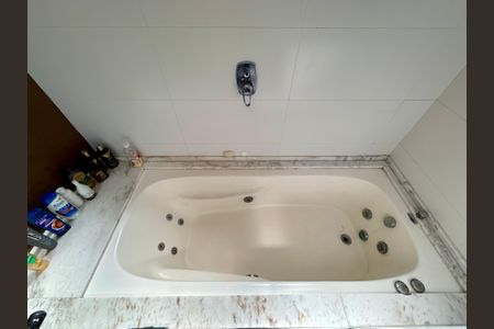 Apartamento à venda com 784m², 5 quartos e 6 vagasBanheiro Suíte 2