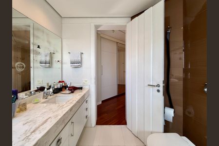 Apartamento à venda com 784m², 5 quartos e 6 vagasBanheiro Suíte 2