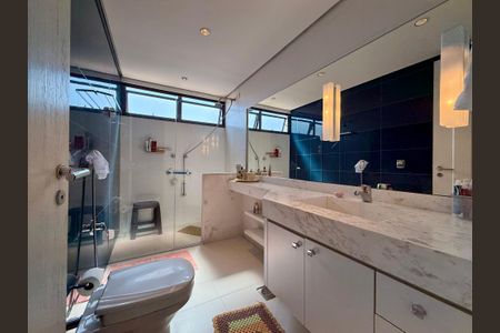 Apartamento à venda com 784m², 5 quartos e 6 vagasBanheiro Social 