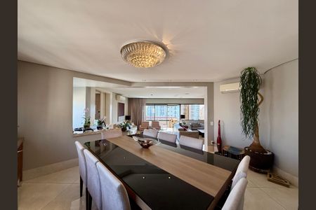Apartamento à venda com 784m², 5 quartos e 6 vagasSala