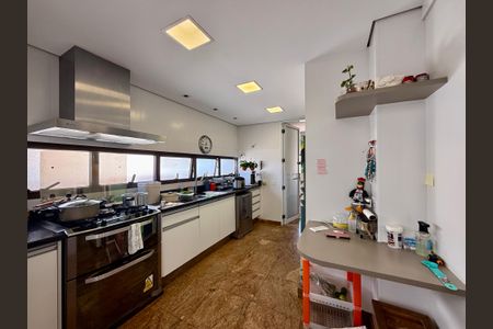 Apartamento à venda com 784m², 5 quartos e 6 vagasCozinha 