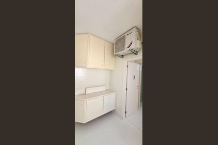 Apartamento para alugar com 140m², 3 quartos e 1 vagaÁrea de Serviço