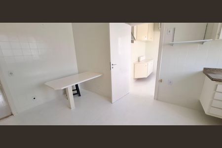 Apartamento para alugar com 140m², 3 quartos e 1 vagaÁrea de Serviço