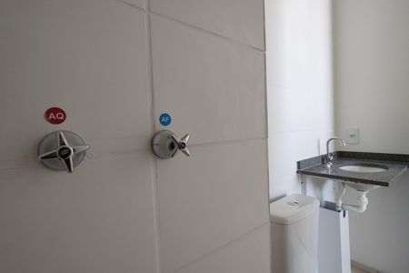 Apartamento à venda com 49m², 2 quartos e 1 vaga Apartamento à venda com 49m², 2 quartos e 1 vagaBanheiro da Suíte
