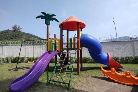 Apartamento à venda com 49m², 2 quartos e 1 vaga Apartamento à venda com 49m², 2 quartos e 1 vagaÁrea comum - Playground
