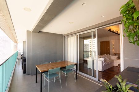 Apartamento à venda com 175m², 3 quartos e 2 vagasVaranda