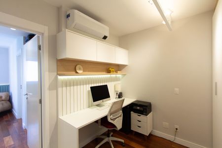 Apartamento à venda com 175m², 3 quartos e 2 vagasEscritório