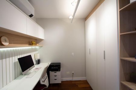 Apartamento à venda com 175m², 3 quartos e 2 vagasEscritório