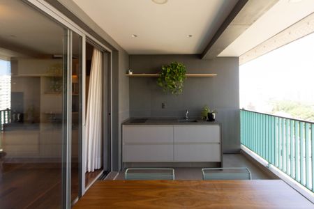Apartamento à venda com 175m², 3 quartos e 2 vagasVaranda