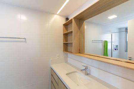 Apartamento à venda com 175m², 3 quartos e 2 vagasBanheiro da Suíte 2