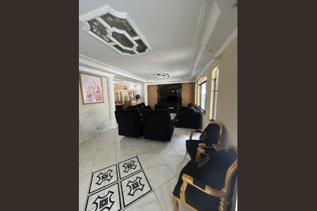 Sala de casa à venda com 4 quartos, 250m² em Chácara Seis de Outubro, São Paulo