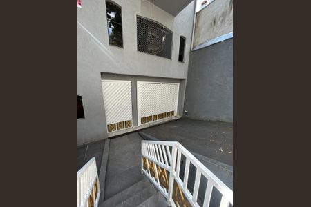 Casa para alugar com 250m², 4 quartos e 6 vagas Casa para alugar com 250m², 4 quartos e 6 vagasÁrea externa