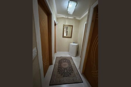 Casa para alugar com 250m², 4 quartos e 6 vagas Casa para alugar com 250m², 4 quartos e 6 vagasCorredor
