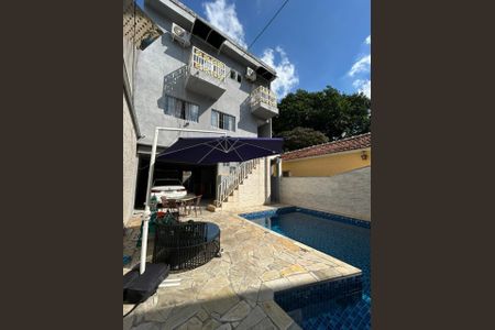 Casa para alugar com 250m², 4 quartos e 6 vagas Casa para alugar com 250m², 4 quartos e 6 vagasPiscina