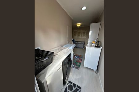 Casa para alugar com 250m², 4 quartos e 6 vagas Casa para alugar com 250m², 4 quartos e 6 vagasÁrea de serviço