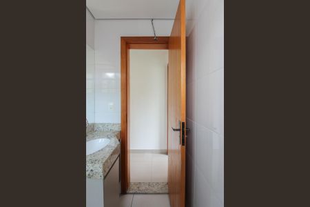 Apartamento à venda com 156m², 4 quartos e 3 vagas Apartamento à venda com 156m², 4 quartos e 3 vagasBanheiro Social 1