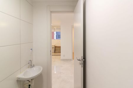 Apartamento para alugar com 35m², 2 quartos e sem vaga Apartamento para alugar com 35m², 2 quartos e sem vagaBanheiro social