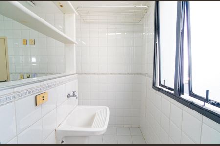 Apartamento para alugar com 60m², 2 quartos e 2 vagas Apartamento para alugar com 60m², 2 quartos e 2 vagasLavanderia