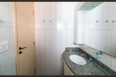 Apartamento para alugar com 60m², 2 quartos e 2 vagas Apartamento para alugar com 60m², 2 quartos e 2 vagasBanheiro