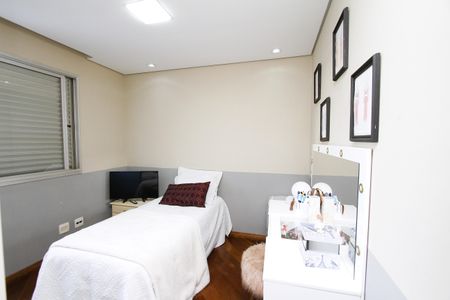 Apartamento à venda com 105m², 3 quartos e 3 vagasQuarto 2