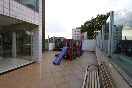 Apartamento à venda com 105m², 3 quartos e 3 vagasÁrea comum - Playground