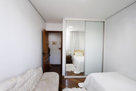 Apartamento à venda com 105m², 3 quartos e 3 vagasQuarto 