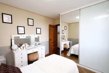 Apartamento à venda com 105m², 3 quartos e 3 vagasQuarto 2