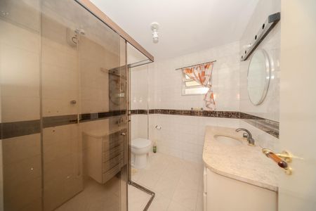 Banheiro social de apartamento para alugar com 3 quartos, 132m² em Consolação, São Paulo