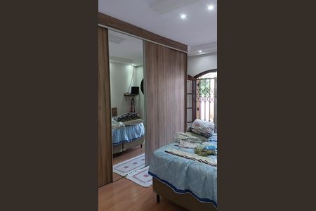 Quarto  de casa à venda com 3 quartos, 216m² em Parque Capuava, Santo André