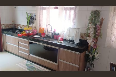 Casa à venda com 216m², 3 quartos e 2 vagasCozinha