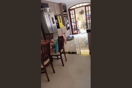 Casa à venda com 216m², 3 quartos e 2 vagasCozinha