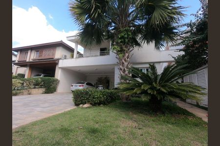 Casa de condomínio à venda com 350m², 1 quarto e 6 vagas Casa de condomínio à venda com 350m², 1 quarto e 6 vagasVista da Rua