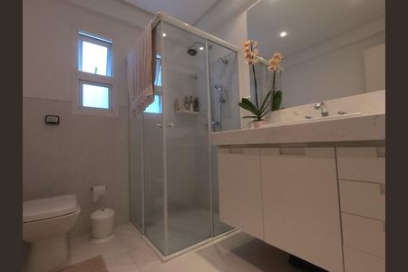 Casa de condomínio à venda com 350m², 1 quarto e 6 vagas Casa de condomínio à venda com 350m², 1 quarto e 6 vagasBanheiro