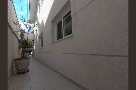 Casa de condomínio à venda com 350m², 1 quarto e 6 vagas Casa de condomínio à venda com 350m², 1 quarto e 6 vagasCorredor