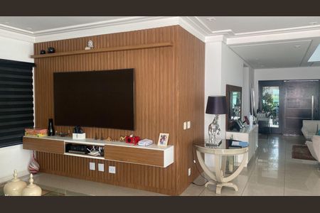 Casa de condomínio à venda com 350m², 1 quarto e 6 vagas Casa de condomínio à venda com 350m², 1 quarto e 6 vagasSala