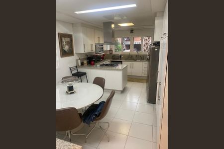 Casa de condomínio à venda com 350m², 1 quarto e 6 vagas Casa de condomínio à venda com 350m², 1 quarto e 6 vagasCozinha