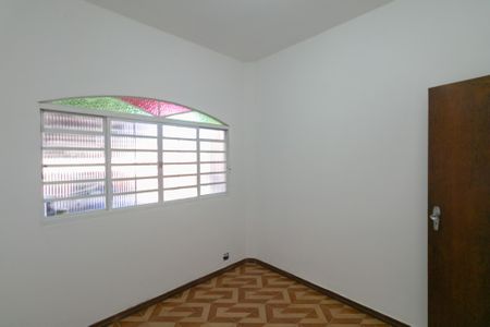 Casa à venda com 2 quartos, 124m² em Heliópolis, Belo Horizonte