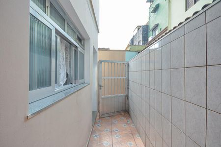 Casa à venda com 220m², 5 quartos e 2 vagas Casa à venda com 220m², 5 quartos e 2 vagasCorredor