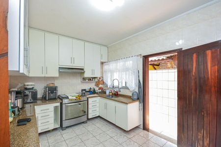 Casa à venda com 220m², 5 quartos e 2 vagas Casa à venda com 220m², 5 quartos e 2 vagasCozinha
