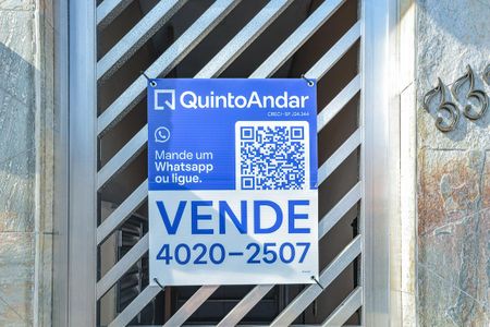 Casa à venda com 220m², 5 quartos e 2 vagas Casa à venda com 220m², 5 quartos e 2 vagasFachada