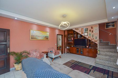 Sala de casa à venda com 5 quartos, 220m² em Parque Colonial, São Paulo