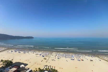 Apartamento para alugar com 116m², 3 quartos e 2 vagas Apartamento para alugar com 116m², 3 quartos e 2 vagasVista da piscina