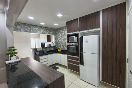 Apartamento para alugar com 116m², 3 quartos e 2 vagas Apartamento para alugar com 116m², 3 quartos e 2 vagasCozinha