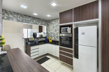 Apartamento para alugar com 116m², 3 quartos e 2 vagas Apartamento para alugar com 116m², 3 quartos e 2 vagasCozinha