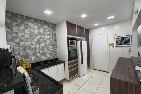 Apartamento para alugar com 116m², 3 quartos e 2 vagas Apartamento para alugar com 116m², 3 quartos e 2 vagasCozinha