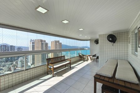 Apartamento para alugar com 116m², 3 quartos e 2 vagas Apartamento para alugar com 116m², 3 quartos e 2 vagasÁrea comum - Churrasqueira