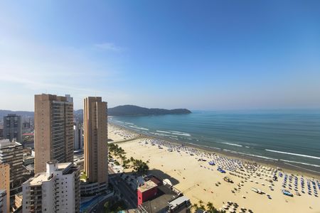 Apartamento para alugar com 116m², 3 quartos e 2 vagas Apartamento para alugar com 116m², 3 quartos e 2 vagasVista da piscina